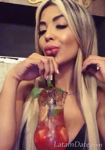 Carolina, 34