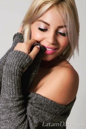 Mayra, 27