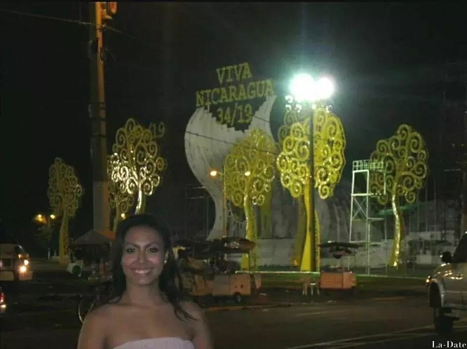 Valentina, 33