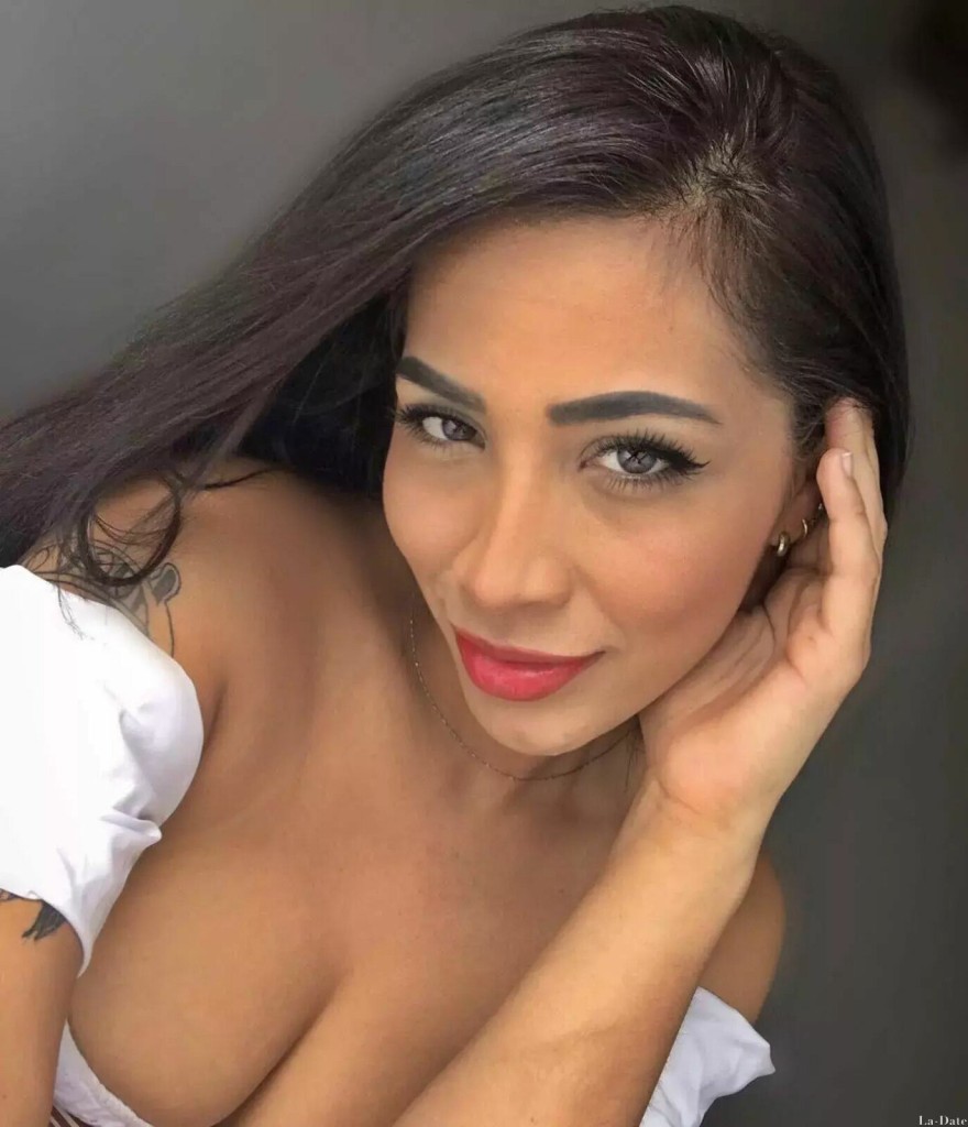 Maria, 25