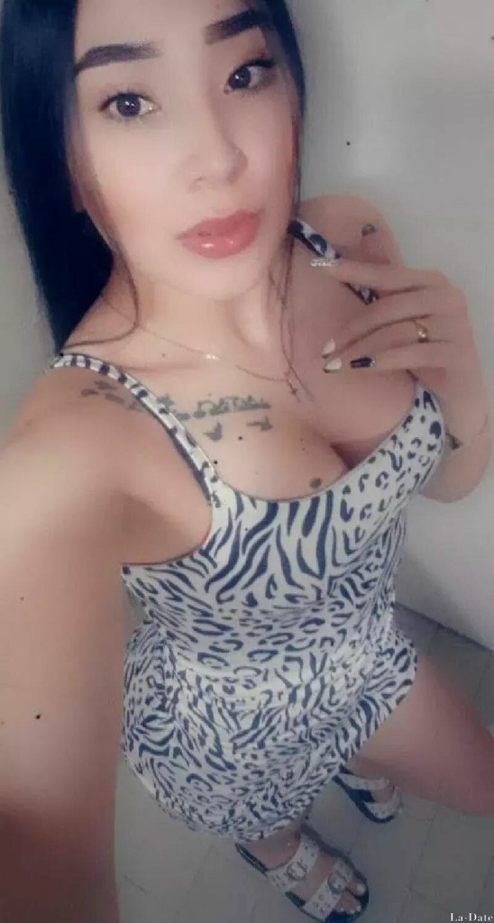 Gina, 25