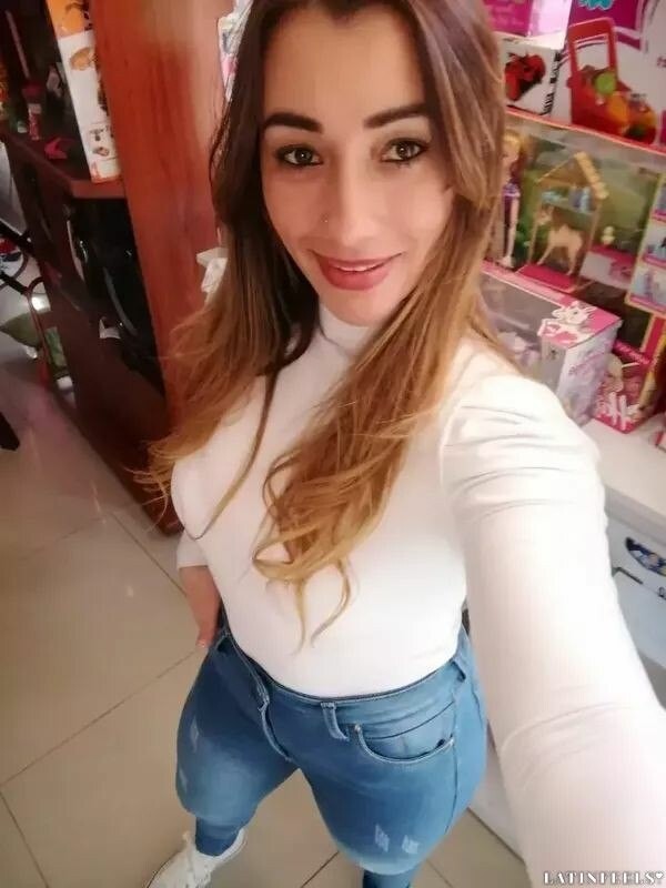 Stephany, 33