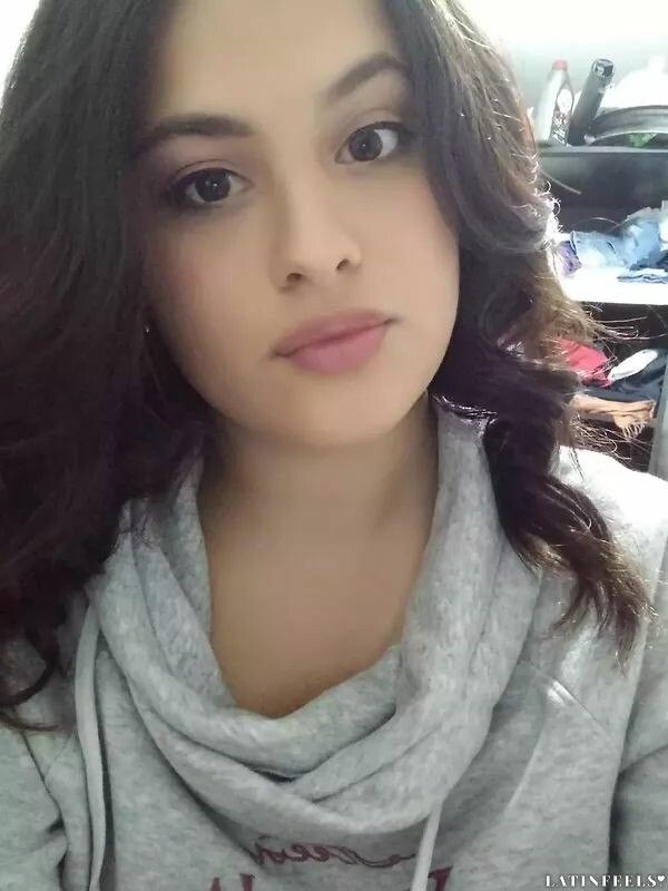 Adriana, 22