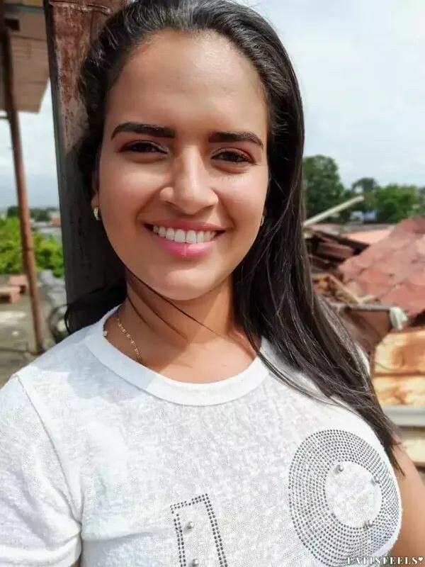 Gabriela, 29