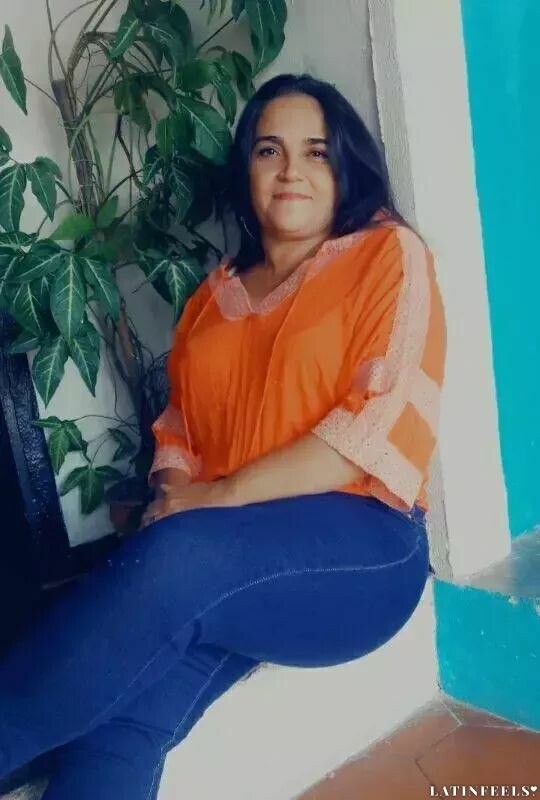 Brenda, 43