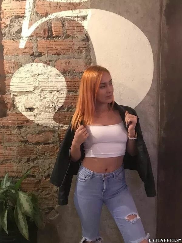 Diana, 25
