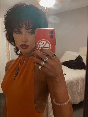 Chrissy, 21