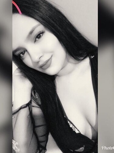 Elleanaaa, 23