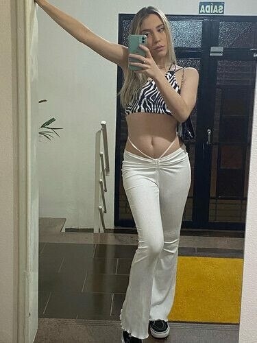 Jella, 20