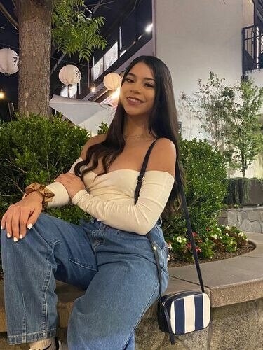 alexxie24, 19