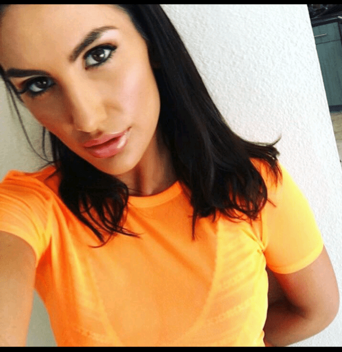 AlexandriaMarie_xo, 25