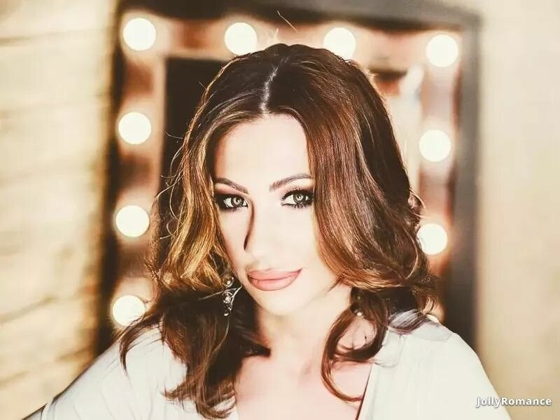 Julia Profile image 2