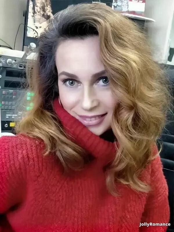 Valeria, 51