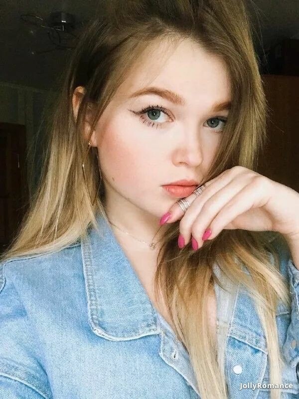 Elena, 22